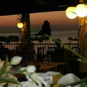 https://hotel-conti-vulcano.sicilyhotelsitaly.net